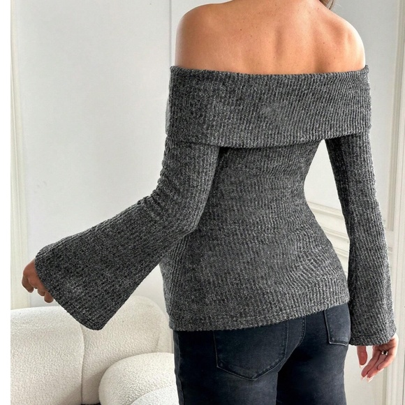 Maternity Ribbed Off Shoulder Flare Long Sleeve Top - Picture 9 of 10